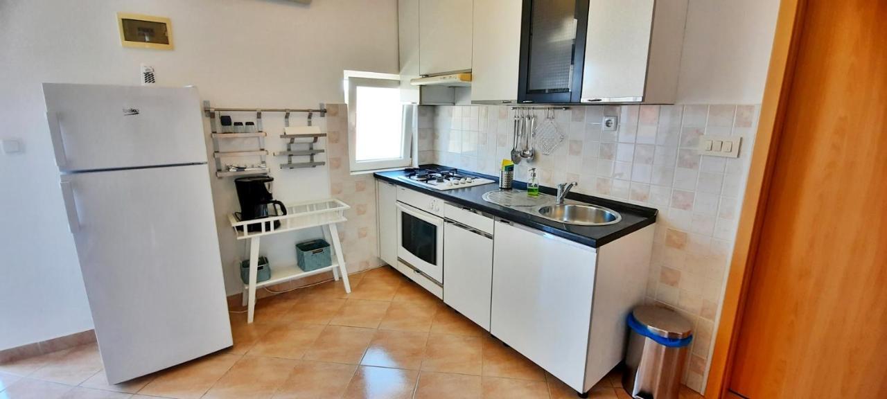 Marija Apartment Betina  Exterior photo